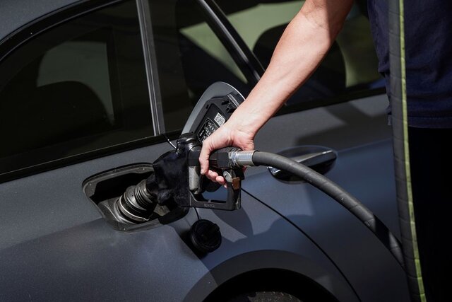 بنزین در آمریکا به پایین‌ترین قیمت رسید
