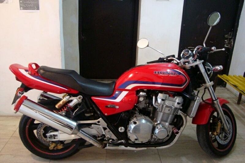 توقیف موتورسیکلت ۱۳۰۰ سی سی قاچاق در قزوین