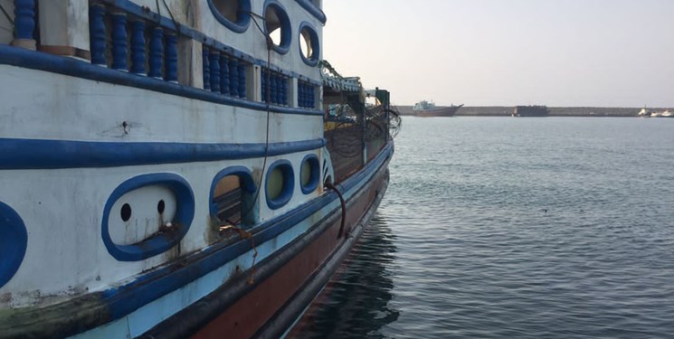 دستگیری ۱۲ قاچاقچی سوخت در خلیج فارس