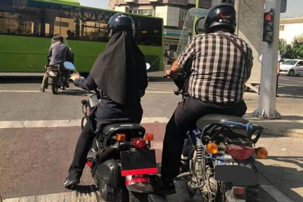 صدور گواهینامه موتورسیکلت برای بانوان در انتظار مصوبه مجلس