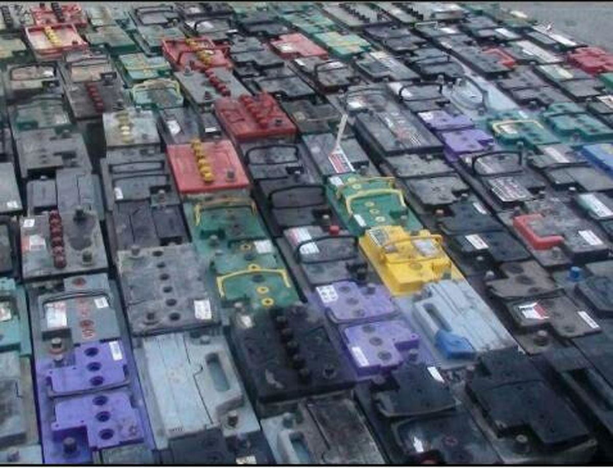 کشف ۵ میلیارد ریال باتری خودرو قاچاق در شیراز