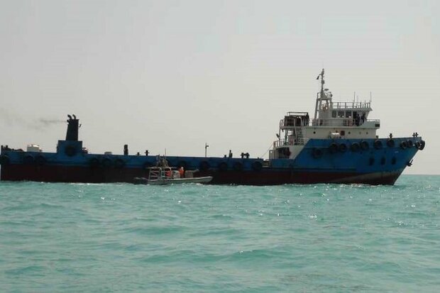 کشف ۲۷۰ لیتر گازوئیل قاچاق در آب‌های خلیج فارس