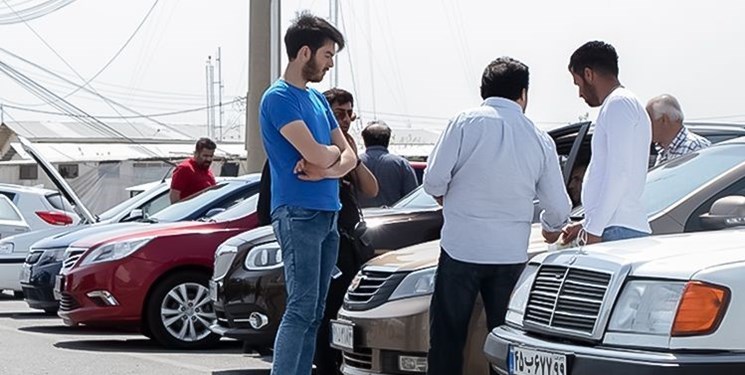 خودرو بخریم یا دست نگه داریم؟