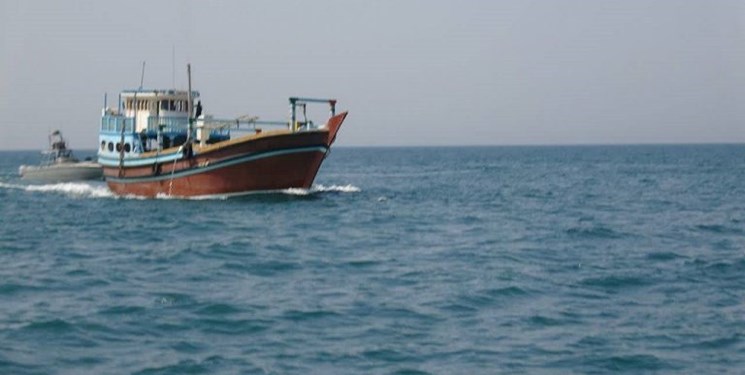 توقیف شناور حامل سوخت قاچاق در خلیج‌فارس