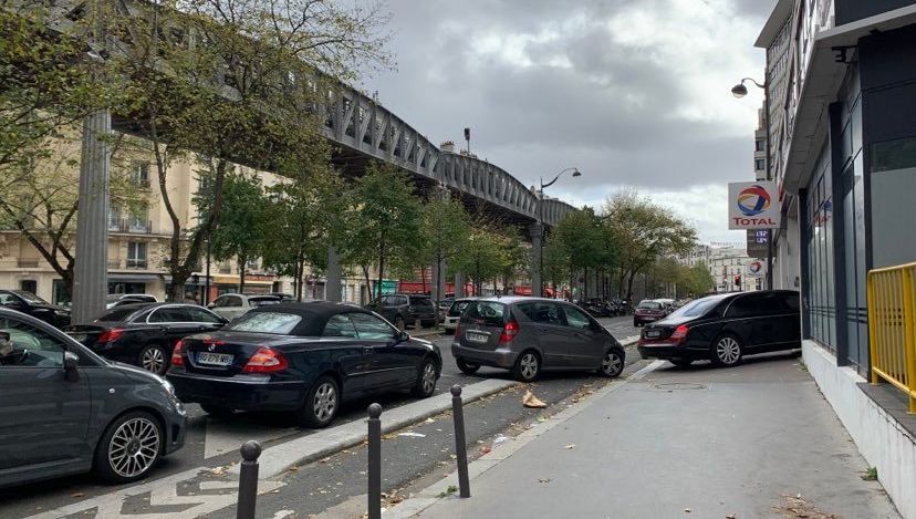 وضعیت غیرعادی پمپ بنزین‌ها در پاریس