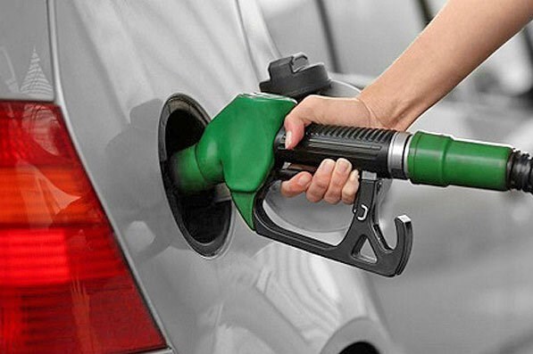 بوی واردات بنزین می‌آید؟