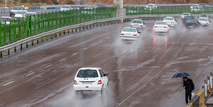 مراقب سامانه بارشی جدید و لغزندگی جاده‌ها باشید