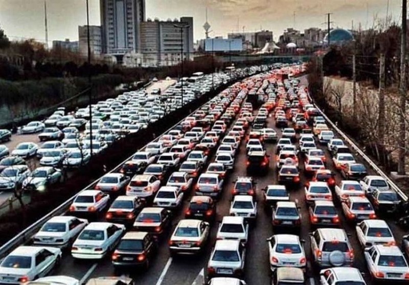 “تغییر ساعت کاری” ترافیک پایتخت را نصف کرد