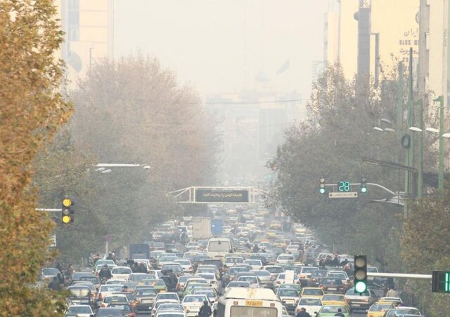 در روزهای آلوده خودروهای پاک‌تر اجازه تردد داشته باشند