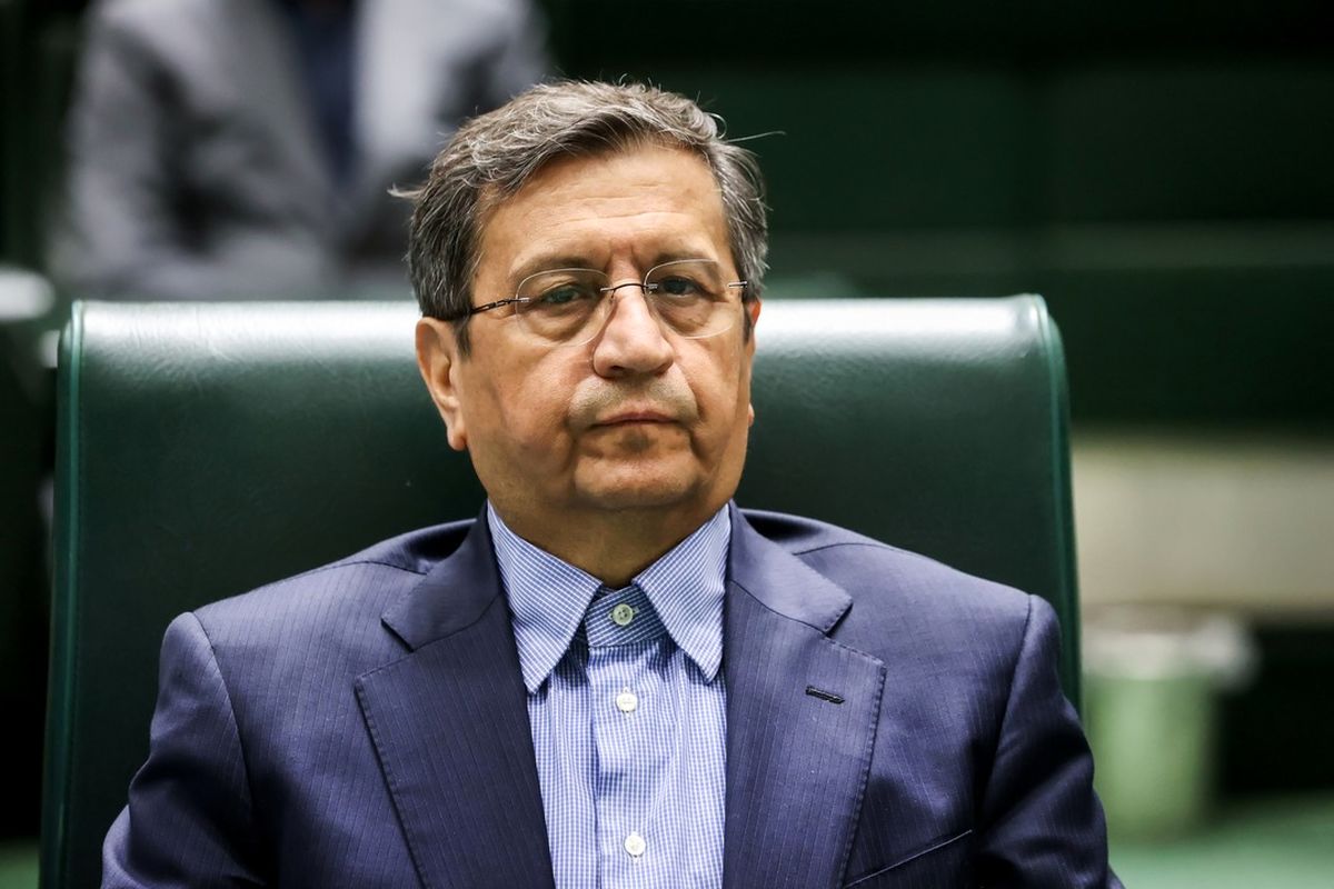 وزیر اقتصاد :قاچاق بنزین وحشتناک است