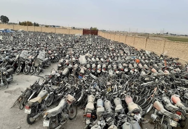 پلیس تهران روزی ۳۰۰ موتورسیکلت را به پارکینگ می‌فرستد