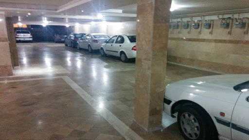 قیمت پارکینگ در شهرک غرب ۳ میلیارد تومان!