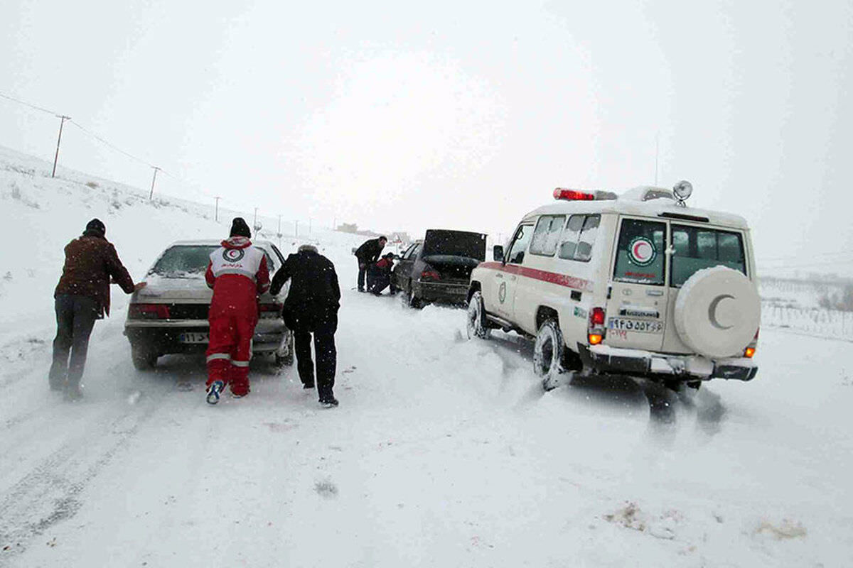 بارش برف و باران در جاده‌های ۱۷ استان کشور